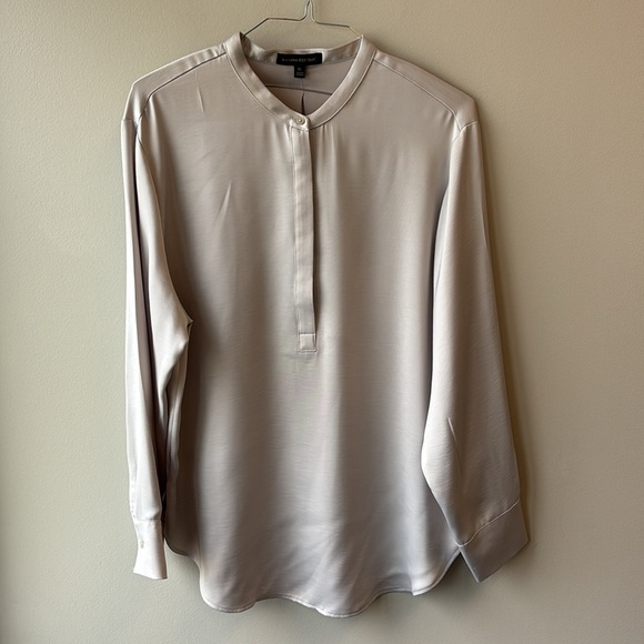 Banana Republic blouse XL silver - Picture 1 of 6